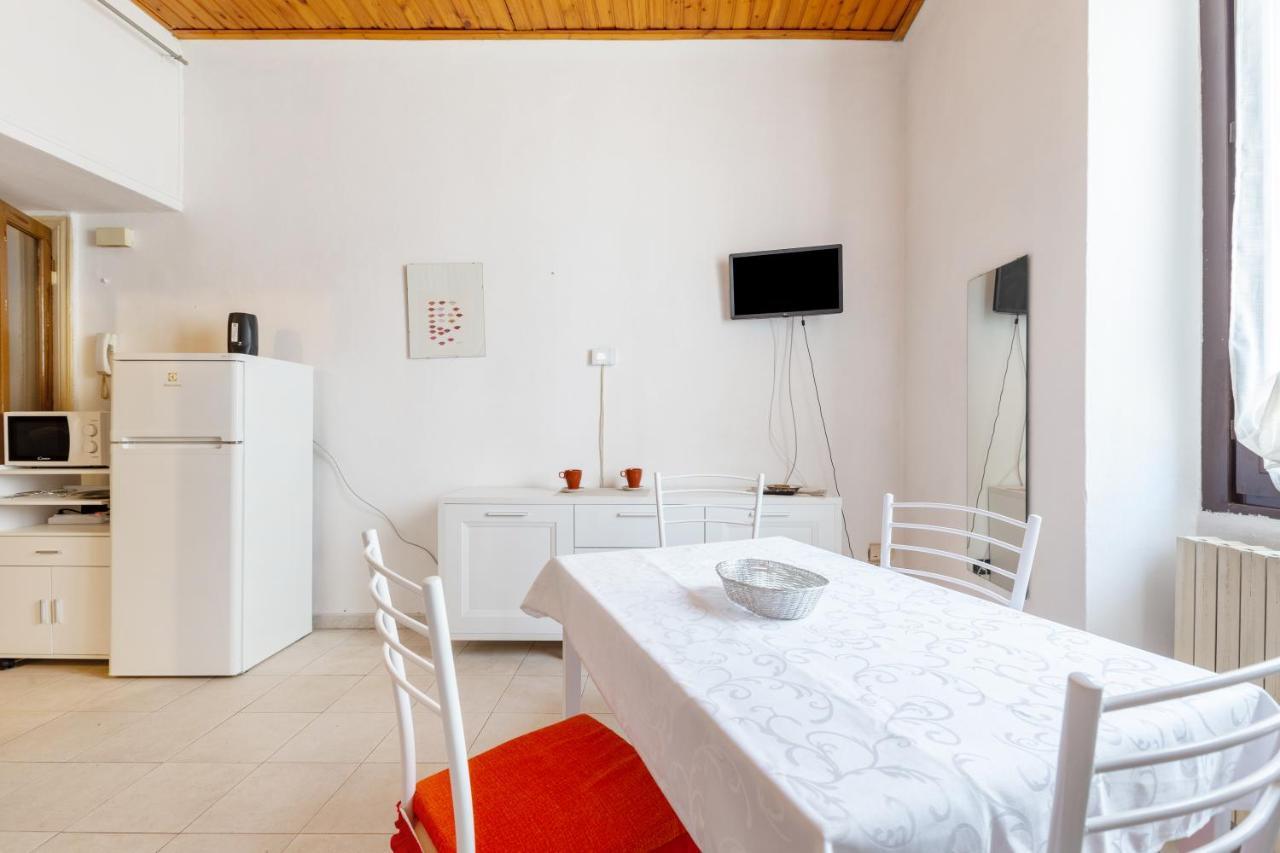 Darsena Navigli - Porta Genova M2 Studio Apartment มิลาน ภายนอก รูปภาพ